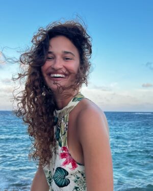 Lili-Ann De Francesco Instagram - Two weeks of laughter, music with amazing people, cosmos and sun with the fam 💛 thank you @clubmedcancun , you were great as always