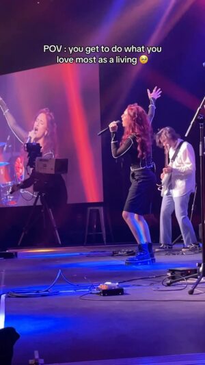 Lili-Ann De Francesco Instagram - Can’t stop thinking about last weekend ❤️ I feel extremely blessed to share my passion with the world ❤️ listen to “The girl (that you can’t get over)” on all platforms NOWWW!!!!!!!!!!