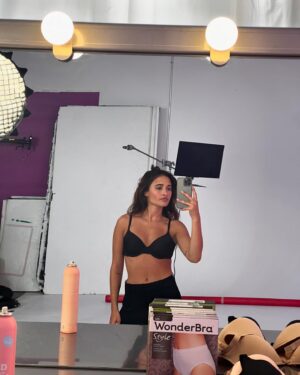 Lili-Ann De Francesco Instagram - Did something yesterday… 🫢😘👗✨🧚🏽‍♂️