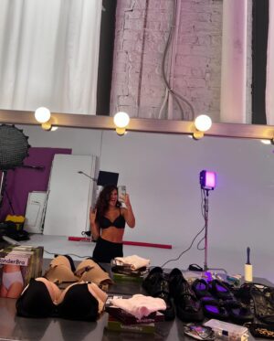 Lili-Ann De Francesco Instagram - Did something yesterday… 🫢😘👗✨🧚🏽‍♂️