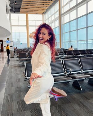 Lili-Ann De Francesco Instagram - Airport fit with @puma 🤍