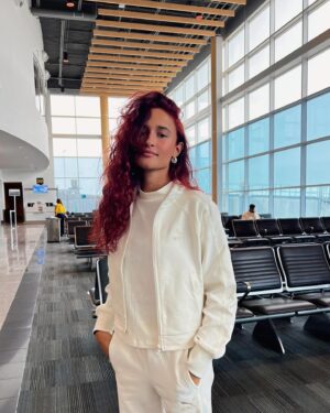 Lili-Ann De Francesco Instagram - Airport fit with @puma 🤍