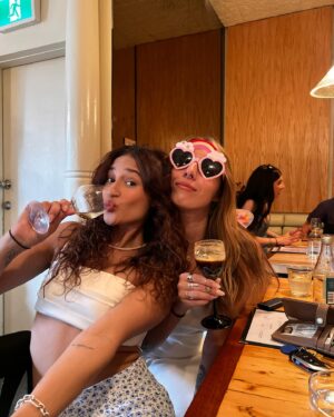 Lili-Ann De Francesco Instagram - Life ✨🧚🏽‍♂️🌞🤪💘🤸🏽‍♂️