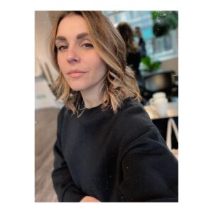 Lili Mirojnick Instagram - Rebirth (𝘢𝘭𝘮𝘰𝘴𝘵) complete thanks to the dream team 
✂️ @andrew_b_wachter 
🖍 @yvonnelozano.color