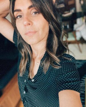 Lili Mirojnick Instagram - Felt cute. Won’t delete later. 

@andrew_b_wachter ✂️ for the win.