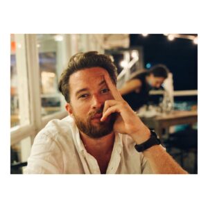 Lili Mirojnick Instagram - Happy birthday, you unreasonably handsome man. 

DANk you for being you. 🧡

(Swipe to the end for some excessive love vomit)

*fucking video cut off. Goodgoddamnit 😐*
**ok I figured it out. In stories. If you’re interested. If you’re not I won’t be offended. I know. It’s a lot.**