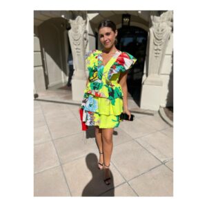 Lili Mirojnick Instagram - The night didn’t pan out how we’d hoped but we went to a real event with real people in real dresses and I didn’t trip wearing heels for the first time in about 2 years so…still a win! So proud of you mommy. Always 🧡 #creativeartsemmys #bridgerton 

Makeup: me via @lindakaufmanbeauty 
Hair: me via @andrew_b_wachter