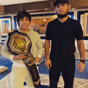 Liliya Shakirova Instagram - Huge Thank You! and honored that you took the time to encourage me to reach  my potential ..I will come back better and  stronger. You are a true inspiration  for all of us💪👍 Congratulations on being # 1 @ufc, this is your place by right.

Спасибо большое!  Для меня честь, что вы нашли время  зарядить меня мотивацией.  Я вернусь лучше и сильнее.  Вы вдохновляете нас всех. Поздравляю с первым местом в рейтинге @ufc, это ваше место по праву.
#whatis notbroken #betterandstronger