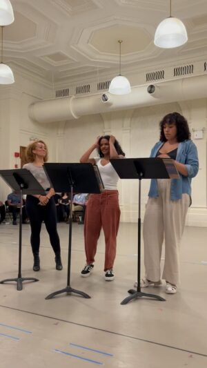 Lilli Cooper Instagram - BroadwayWorld sailed on down to @nycitycenter for the Press Preview of Encore’s production of Titanic. Here is a sneak peak of the show with @a_blanchet, @lilcoopz, & @sawmie performing ‘Lady’s Maid.’