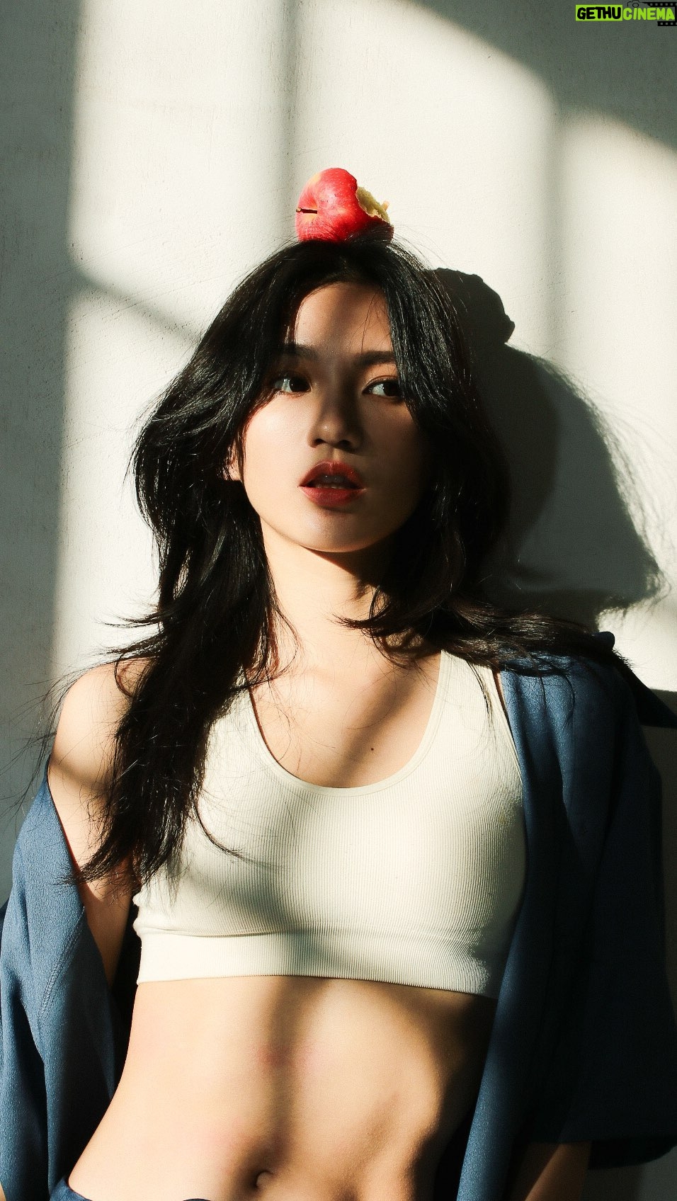 Lilli Lin - 3 Likes - 這兩個月對「休息」有感
如果睡飽卻還感覺很累
可以試試其他休息的方式:)
先存起來!心卡卡的、提不起勁再來看這篇😇
If you‘re still feeling tired despite getting enough sleep,
you might want to explore other types of rest:
1. Physical rest身體休息
- Sleep / 睡眠
- Leisurely walk / 散步
- Stretching / 伸展
- Massage / 按摩
- Stillness / 靜心、靜語、靜坐
- Relaxation techniques / 放鬆技巧
(Ex: breathing techniques / 例如:呼吸法)
2. Mental rest 心理休息
- Meditation / 冥想
- Mindfulness / 正念
- Journaling / 自由書寫
- Calm music / 平靜的音樂
- Spend time in nature / 親近大自然
- Engaging in hobbies or activities that you find relaxing / 做一些讓自己感覺舒心的活動或興趣
3. Emotional rest 情感休息
- Practicing gratitude / 感恩練習
- Journaling / 自由書寫
- Setting boundaries to protect emotional well-being / 設立保護情感健康的邊界
✖️people pleasing / 停止討好
✔️expressing emotions / 表達情感
- Spending time with supportive friends or family /
與支持你的朋友和家人相處
- Seeking therapy or counseling /
尋求心理諮詢或治療
4. Social Rest 社交休息
- Alone time / 獨處
- Spending time with animals 和動物相處
- Avoiding excessive socializing that may lead to feelings of overwhelm or exhaustion / 避免會感覺空虛的社交活動
- Spending time with close friends or family / 與親密的朋友或家人共度時光
5. Sensory Rest 感官休息
- turn off devices / 遠離3C
✖️Loud noises, bright lights, strong smells /
避免噪音、刺眼燈光或強烈的氣味
✔️enjoying quiet, calming environment
享受安靜、舒緩的環境
6. Spiritual rest 心靈休息
Engaging in activities that nourish your soul and connect you with your beliefs or values.
參與滋養靈魂,與自身信念或價值觀相符的活動
- meditation / 冥想
- spend time in nature / 親近大自然
7. Creative Rest 創造性休息
Reconnecting with your inner child by engaging in playful and fun activities that bring joy and laughter.
和內在小孩連結,創造玩樂、歡笑的時光
- Painting / 畫畫
- Journaling / 自由書寫
- Listening to music 聽音樂
- Spend time in nature / 親近大自然
祝福🙏🏻
心安理得的休息,認真時也能100趴用力🔥