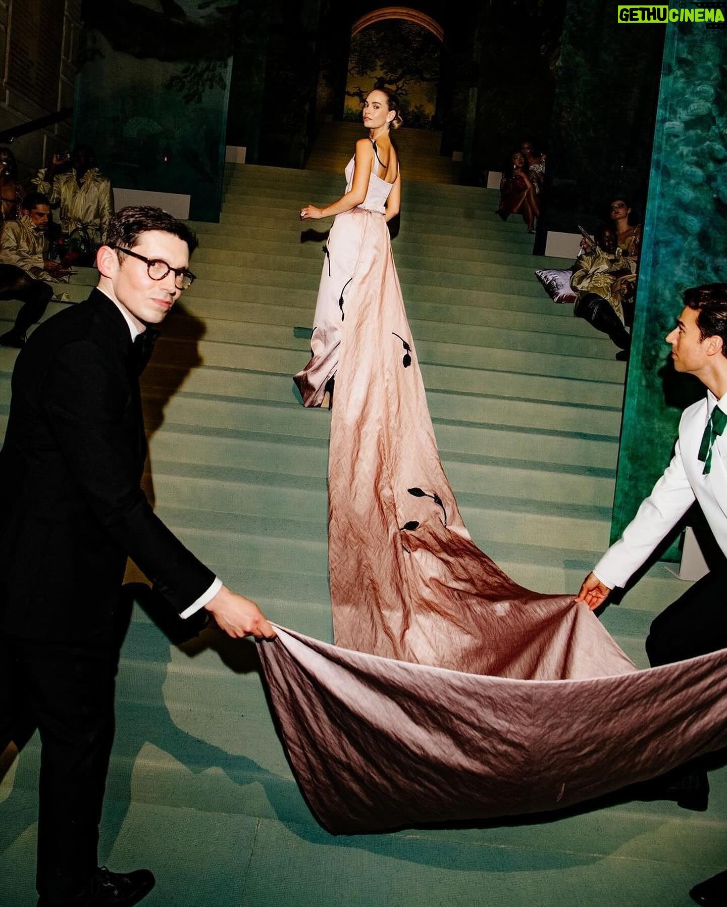 Lily James - 197.1K Likes - My dream date in my absolute dream dress. @erdemlondon thank you so much for such a precious memory. I loved every moment of dreaming up this stunning gown with you and the @erdem team. The story and magic of this dress is truly breathtaking. You are a true artist and I feel so privileged to have worn
your creation on this iconic carpet. @voguemagazine thank you for having me. 🖤
@rebeccacorbinmurray @valeriaferreiramakeup @halleybrisker @betina_goldstein @shilabeautycenter @skj @thebeautysandwich THANK YOU 💋
Thank you @iona.wolff for capturing these behind the scenes xx#