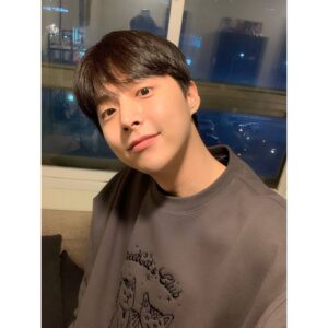 Lim Hyoun-soo Instagram - 남은 2019 모두 화이팅입니다👍🏻
@apoc_seoul
-
#임현수 #LimHyounSoo #걸어보고서