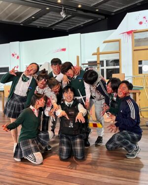 Lim Jae-hyeok Instagram - .
일년만에 다시 만난 반가운 우리 배우분들!! 
놀라서 죽는 줄 알았습니다🙈
#지금우리학교는 #allofusaredead