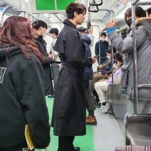 Lim Ju-hwan Instagram - 좜은 안오고.. 쉼쉼하고.. 사진첩 뒤적뒤적