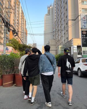 Lim Ju-hwan Instagram - 23년 참 오래도 본다… 🏫