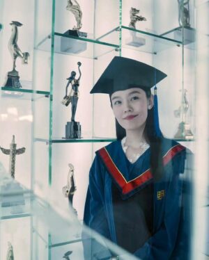 Lim Mei Fen Instagram - Of course Baju kebaya for graduation 🧑‍🎓 #anakMalaysia #beijingfilmacademy