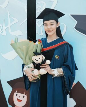 Lim Mei Fen Instagram - Best birthday gift ever…graduated from Beijing Film Academy on the eve of my birthday. 

最牛的生日礼物：生日前夕从北京电影学院毕业啦!🎓🎂 

#beijingfilmacademy #birthdaygift
