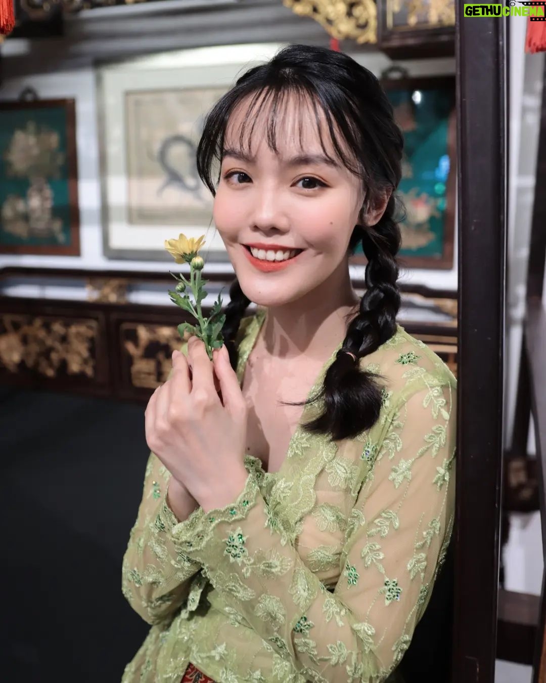 Lim Mei Fen - 1.3K Likes - Selamat Hurry Raya, maaf zahir dan batin. Have a blessed Aidil Fitri and stay blessed always. 🌼