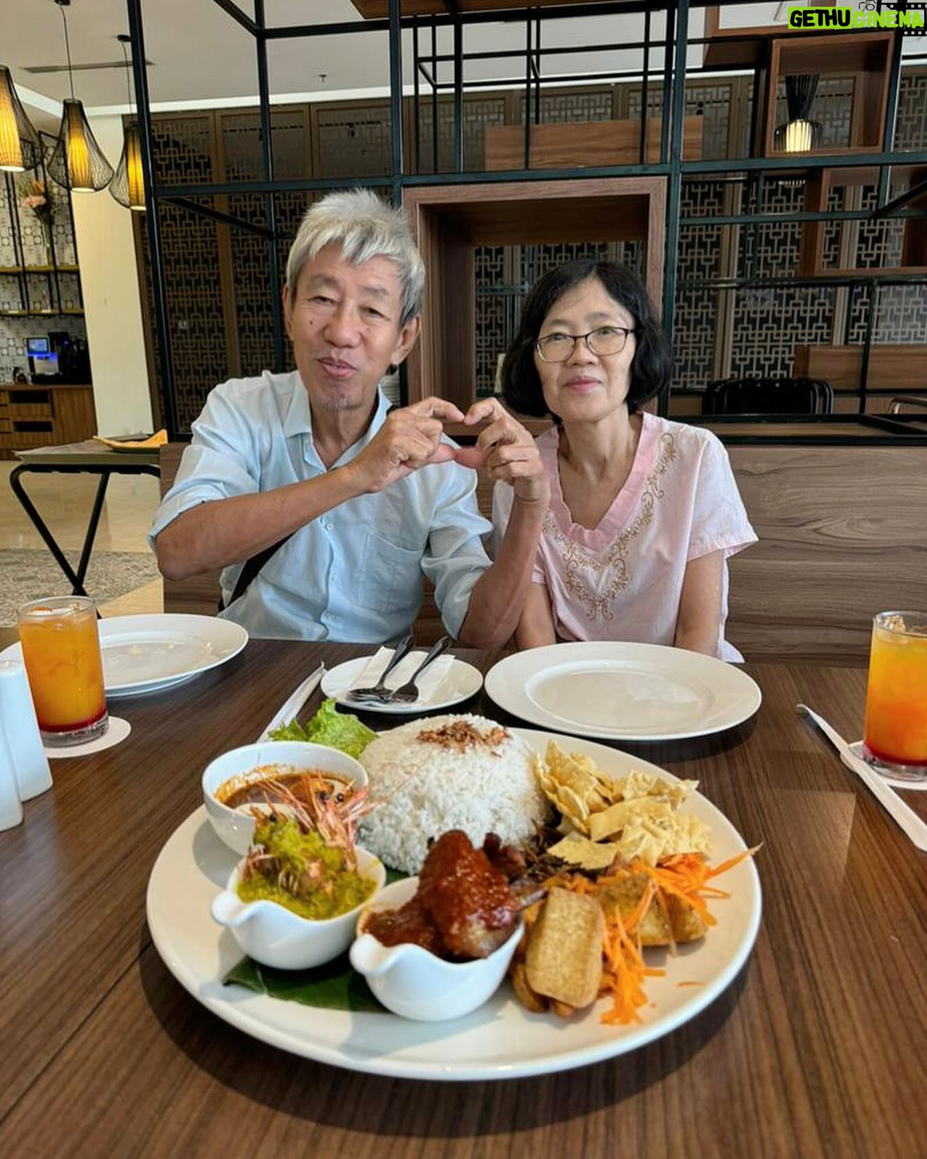 Lim Mei Fen - 3 Likes - How to train your single available brothers to take instagrammable photo before they start dating… pass or not their photography skill? Can get a gf soon?
#happyfathersday
