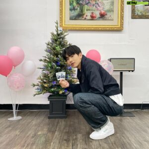 Lim Sung-kyun Instagram - 첫눈 맞은날🙂