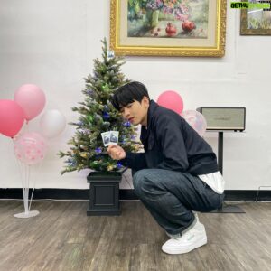 Lim Sung-kyun Instagram - 첫눈 맞은날🙂
