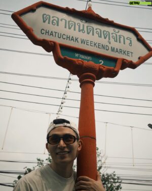 Lin Chia Yo Instagram - 🇹🇭泰突然了
完全不在規劃內
就這樣接到來泰國半個月的工作

第一次來全部都好新奇🤩

把你們知道好玩的行程推薦給我
等休假我都要去！