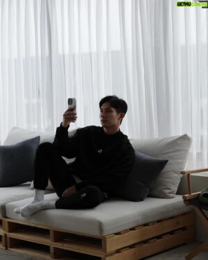 Lin Chia Yo Instagram - 經紀人上完攝影課直接幫我拍一組帥的🤩

📷 @hsiao0830
📷 @mia9348 （第三張👍🏻