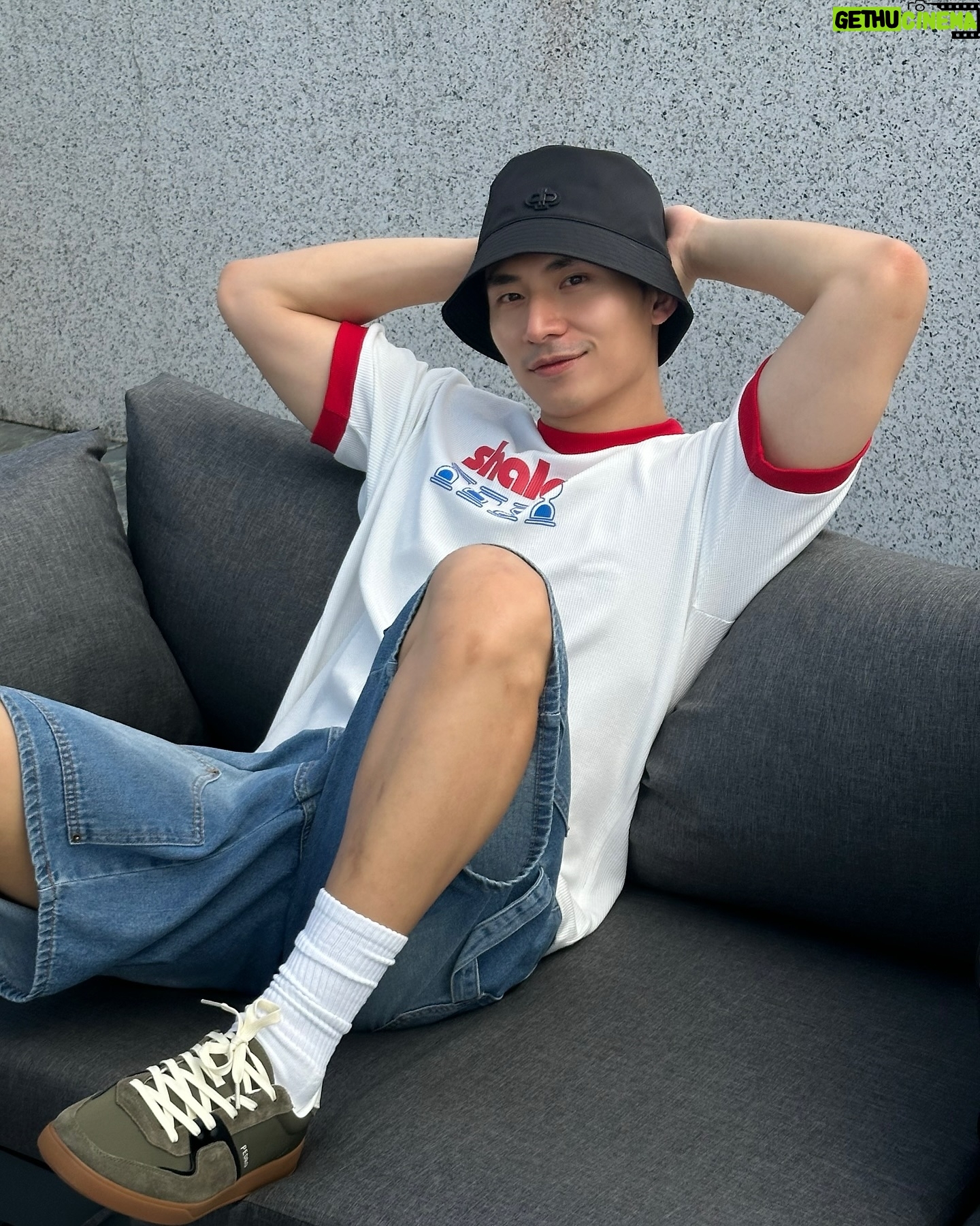 Lin Chia Yo - 1.8K Likes - 有時候需要正能量
有時來點負能量也不錯
台北的天氣陰晴不定
到宜蘭曬太陽很療癒
@pedroshoes_taiwan
@zefest2018