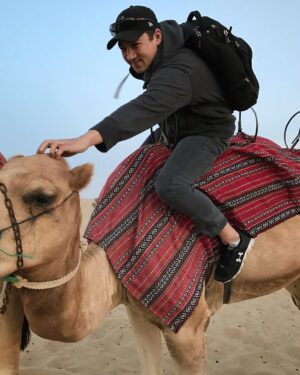 Lin Oeding Instagram - Exploring the Arabian desert with my new friend #🐪 (Also: did u know camels can run up to 40mph in the desert, and can drink up to 40 gallons at once, legit)