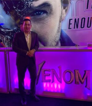 Lin Oeding Instagram - Mom and Tom hugging it out at the Venom premier, she was so happy (🥹 swipe left 👉🏼). Such a fun movie, see it in theaters Friday, 10/5/18