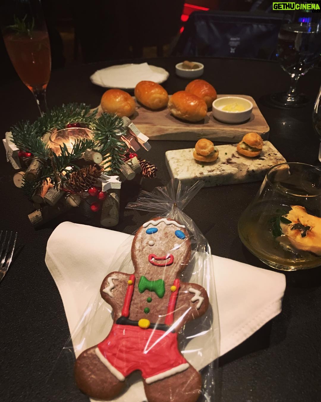 Lin Zoey - 878 Likes - 🎄#christmascookies