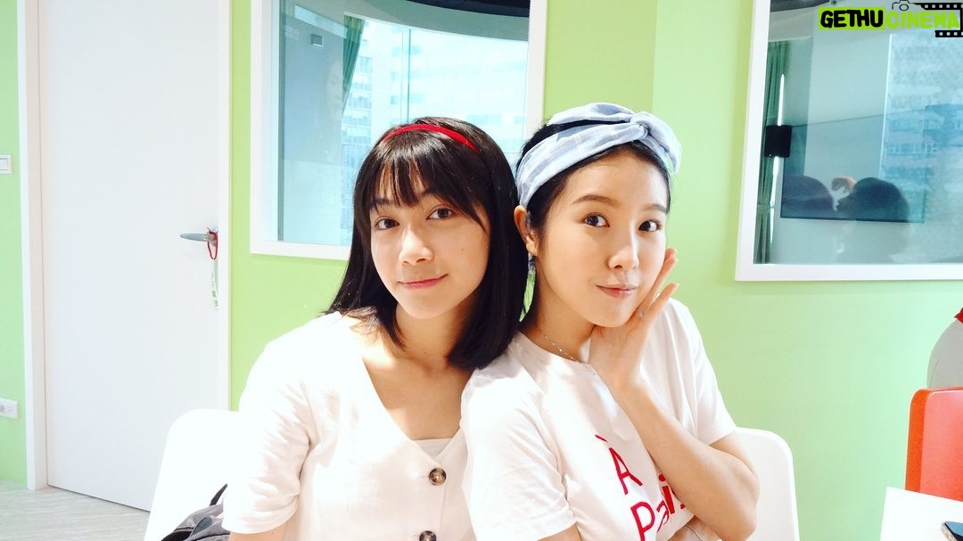 Lin Zoey - 1.2K Likes - 妳擁有一雙會說話的眼睛,你擁有一顆極致善良的心,我們仰望,我們相信,我們愛。❤️❤️❤️
#藝之星之花😆 #藝之星教會 #藝之星敬拜團 #藝之星主日敬拜