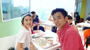 Lin Zoey Instagram - 妳擁有一雙會說話的眼睛，你擁有一顆極致善良的心，我們仰望，我們相信，我們愛。❤️❤️❤️
#藝之星之花😆 #藝之星教會 #藝之星敬拜團 #藝之星主日敬拜