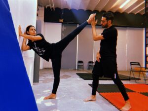 Lina El Arabi Instagram - Prépa. T’es pas prêt. Moi non plus d’ailleurs, j’y retourne.🥊 Master @sa_olivier  Queen @mounia.moula  Boss @reelpowerstunts