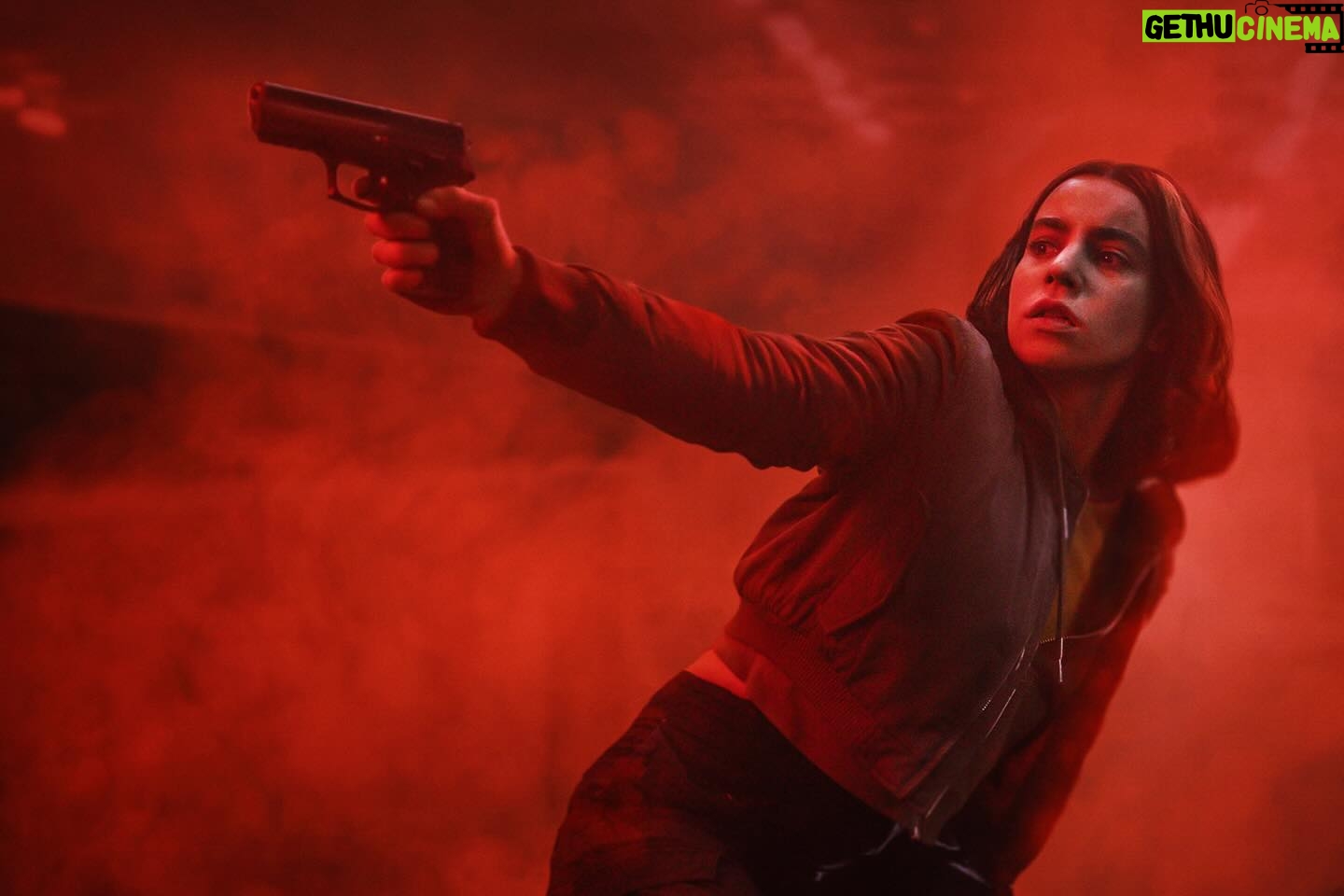Lina El Arabi - 3.1K Likes - « On ne naît pas Furie, on le devient »
FURIES, le 1er Mars sur @netflixfr