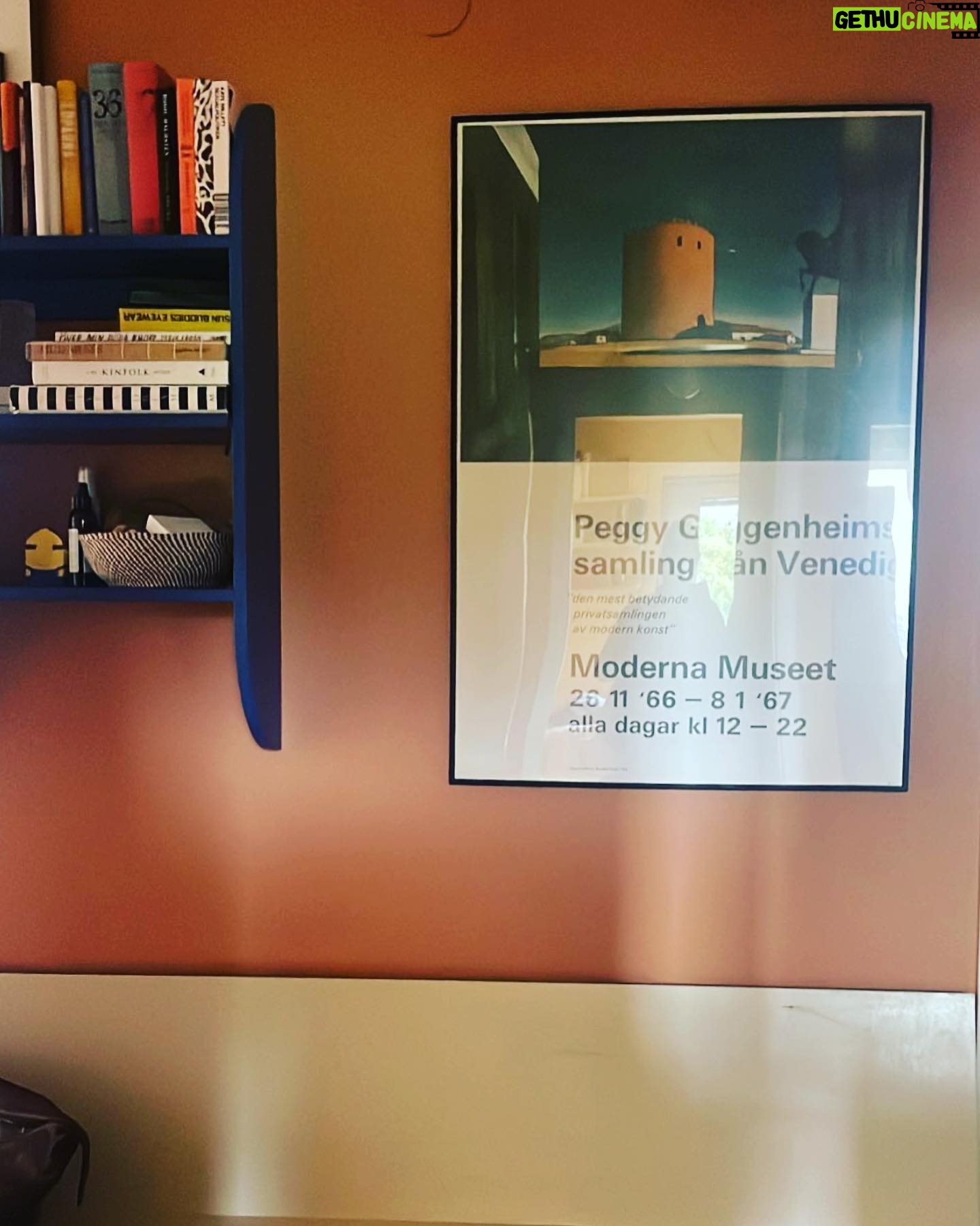 Lina Thomsgård - 517 Likes - Det som är bra med bilder är att dom inte har ljud.
Alla färger från @klintcolours @arrangingthings.