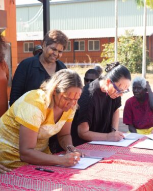 Linda Burney Instagram - Hello from Milikapiti! It’s a beautiful day as we’ve signed a historic remote housing agreement designed to halve overcrowding.

We know that overcrowding leads to poorer outcomes in terms of health, education and safety. If we invest in better housing, we will get better outcomes across the board. 

This partnership with the Northern Territory Government, Aboriginal Housing NT and Aboriginal Land Councils is vital to successfully delivering homes for more communities across the NT. It will see the construction of up to 2,700 new homes across the Territory. 

Because we’re committed to improving housing in remote communities and closing the gap between Indigenous and non-Indigenous Australians.