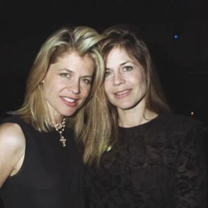 Linda Hamilton Instagram - ❤