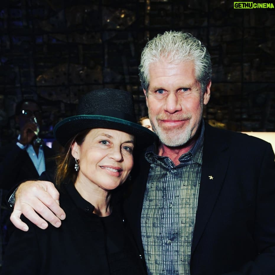 Linda Hamilton - 2.4K Likes - Friends at Gray Gallery. @perlmutations
#flashbackfriday