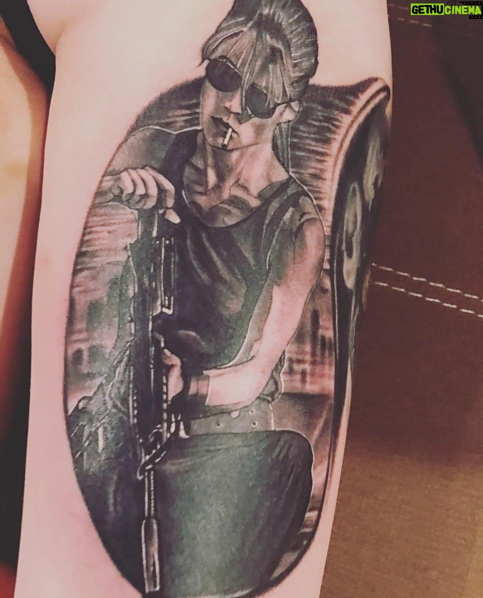 Linda Hamilton - 1.1K Likes - Tattoo's way #fanart
