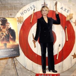Linda Hamilton Instagram - Axe Throwing Event  #terminatordarkfate