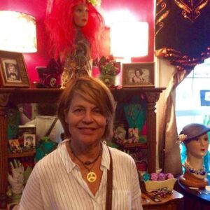 Linda Hamilton Instagram - Shopping isn't somewhere you go - it's something you do!  #truth
#moonshinenettie