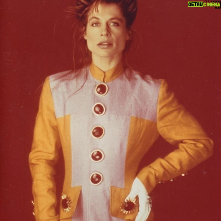 Linda Hamilton - 1.5K Likes - Madame Chic #vogue