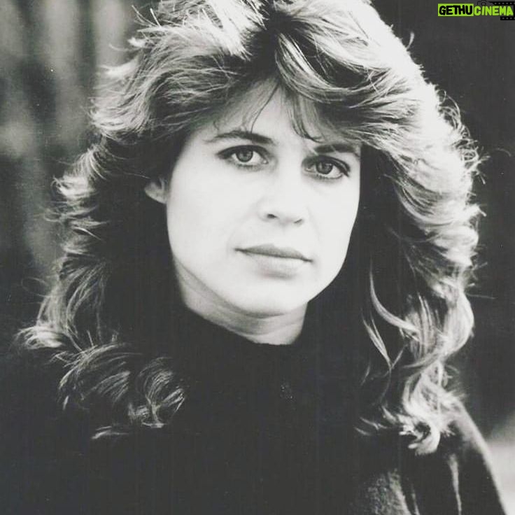 Linda Hamilton - 3.9K Likes - In black and white #tbt