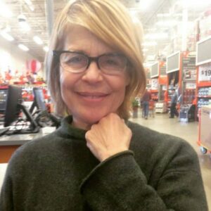 Linda Hamilton Instagram - Smile—it's #thanksgiving 
Happy Thanksgiving, everyone :))
