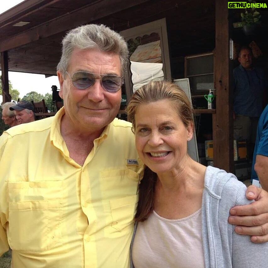 Linda Hamilton - 453 Likes - Guess Who's coming to dinner
#vicarmstrong