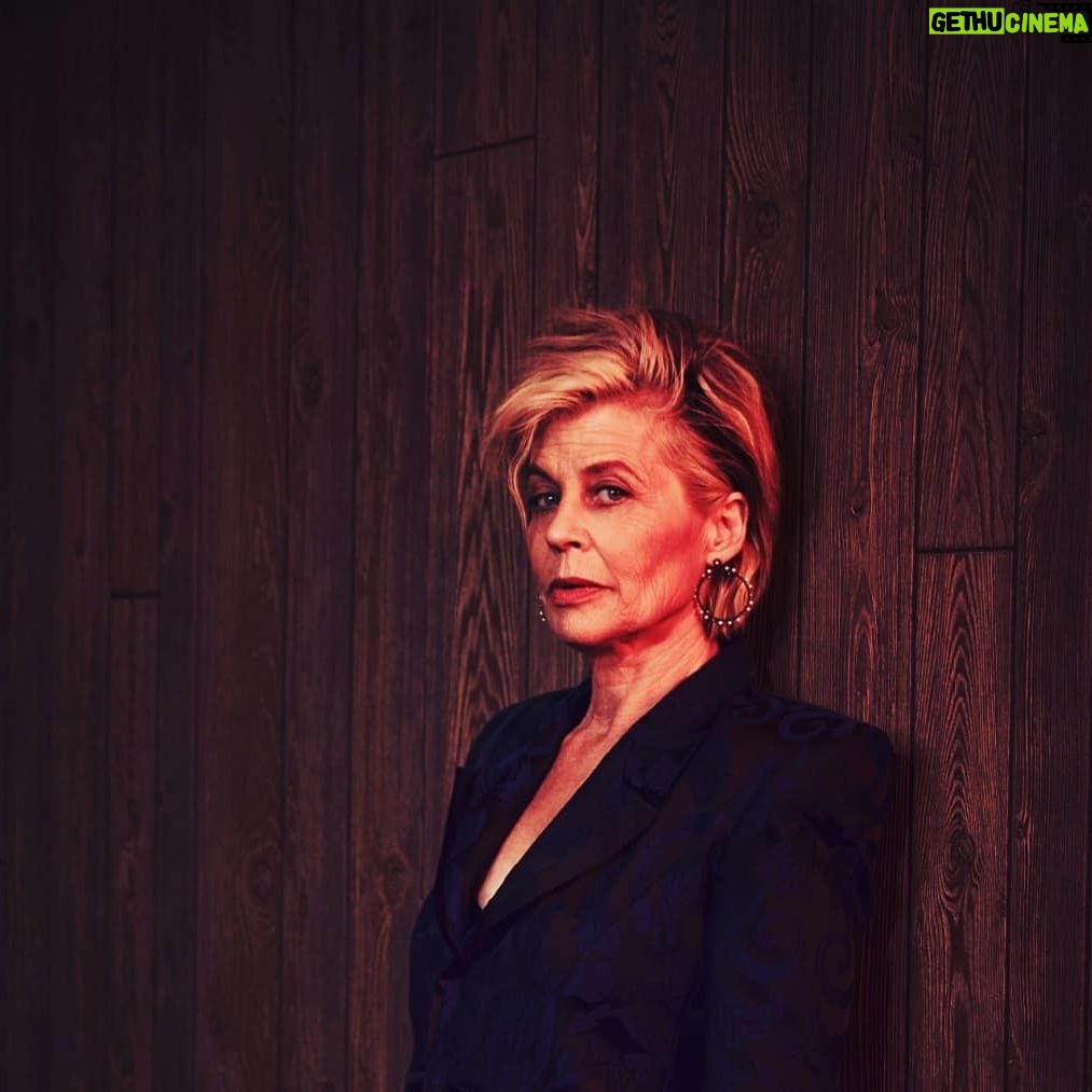 Linda Hamilton - 2.4K Likes -