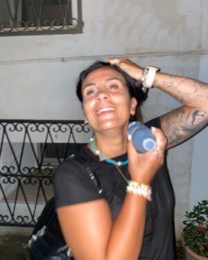 Linda Santaguida Instagram - È stata la vacanza che desideravo..
ma Pamela quando arriva? 
le vacanze di Marianna!
busto d’uomo barbuto 
Uuuuaaaa
scusate il lavoro!
serenità 
pioggia alle 5
ti cuoro 
“m’agg surate pure l’acqua ro’battesimo”
curve senza manovre
autan 
“a casa mia” non ci vado
masaniello 
amore 
mare dentro e fuori
Grazie ..
@alenaska @sonica31 @pampamy9 ♥️