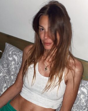 Linda Santaguida Instagram - 03.03.2022 

📸 @alenaska
