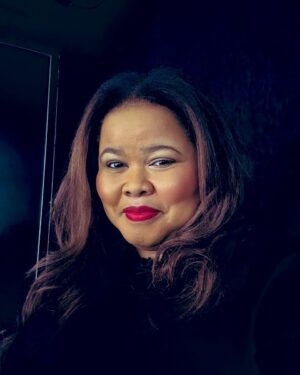 Lindiwe Mazibuko Instagram - They call it a “face beat” because it is actually a violent quantity of product. 😭🤣💋